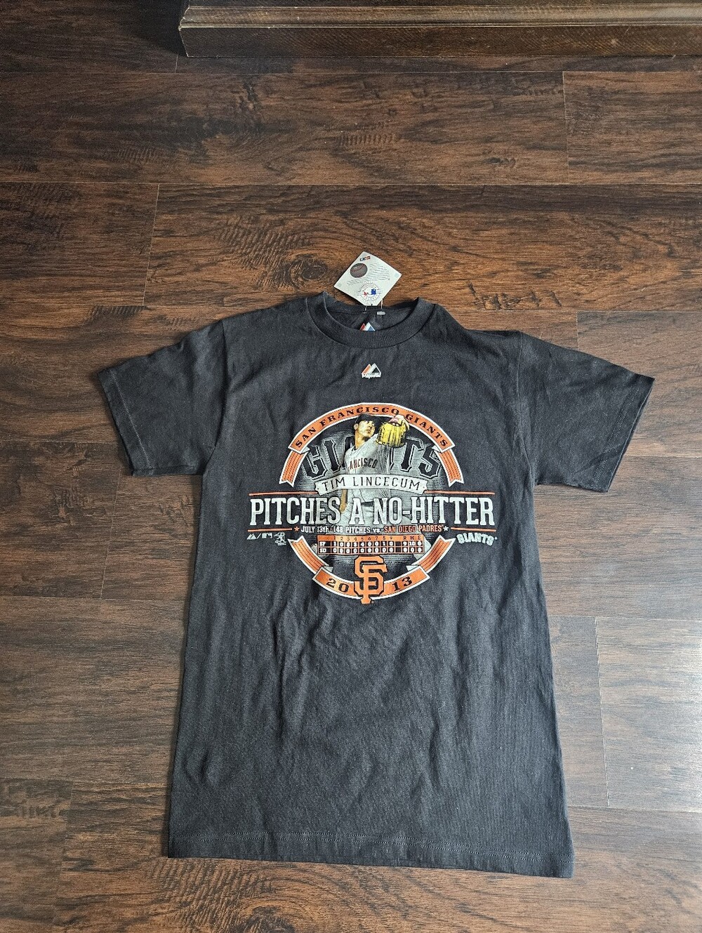 2013 San Francisco 49ers Tim Lincecum No Hitter T-shirt size Small NWT